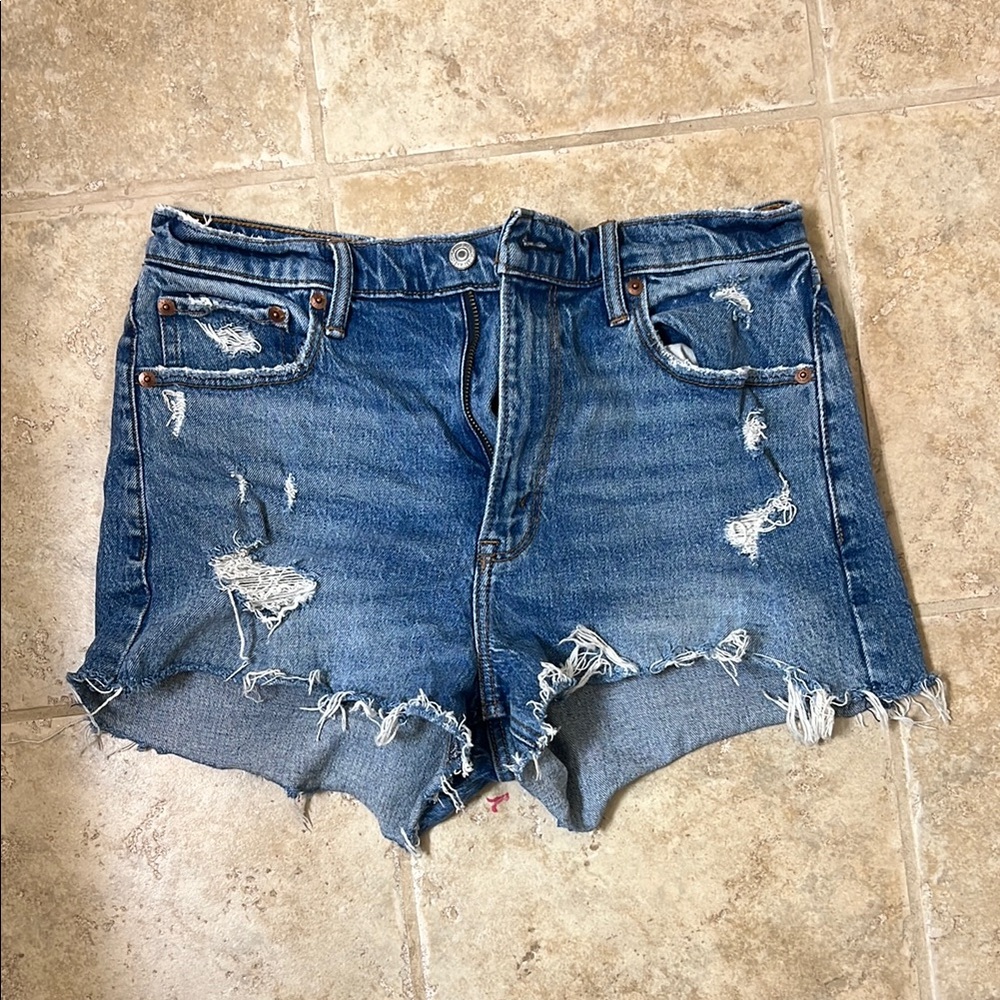 Abercrombie High Rise Mom Shorts!!